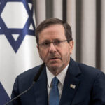 Tucker Carlson’s Reckless Conspiracies Target Chabad as Jewish Leaders Warn of Dangerous Consequences